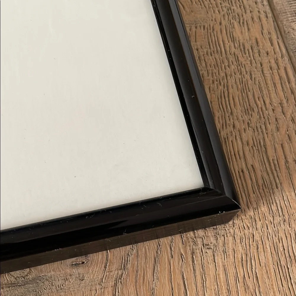 Minimalist Black Custom Wall Frame‎